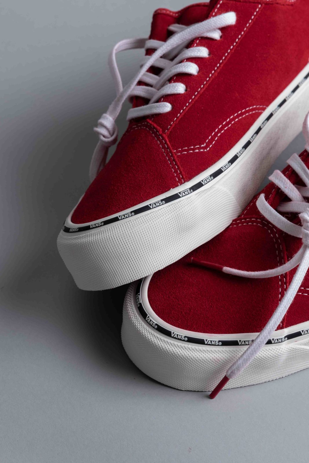 vans diamo ni red