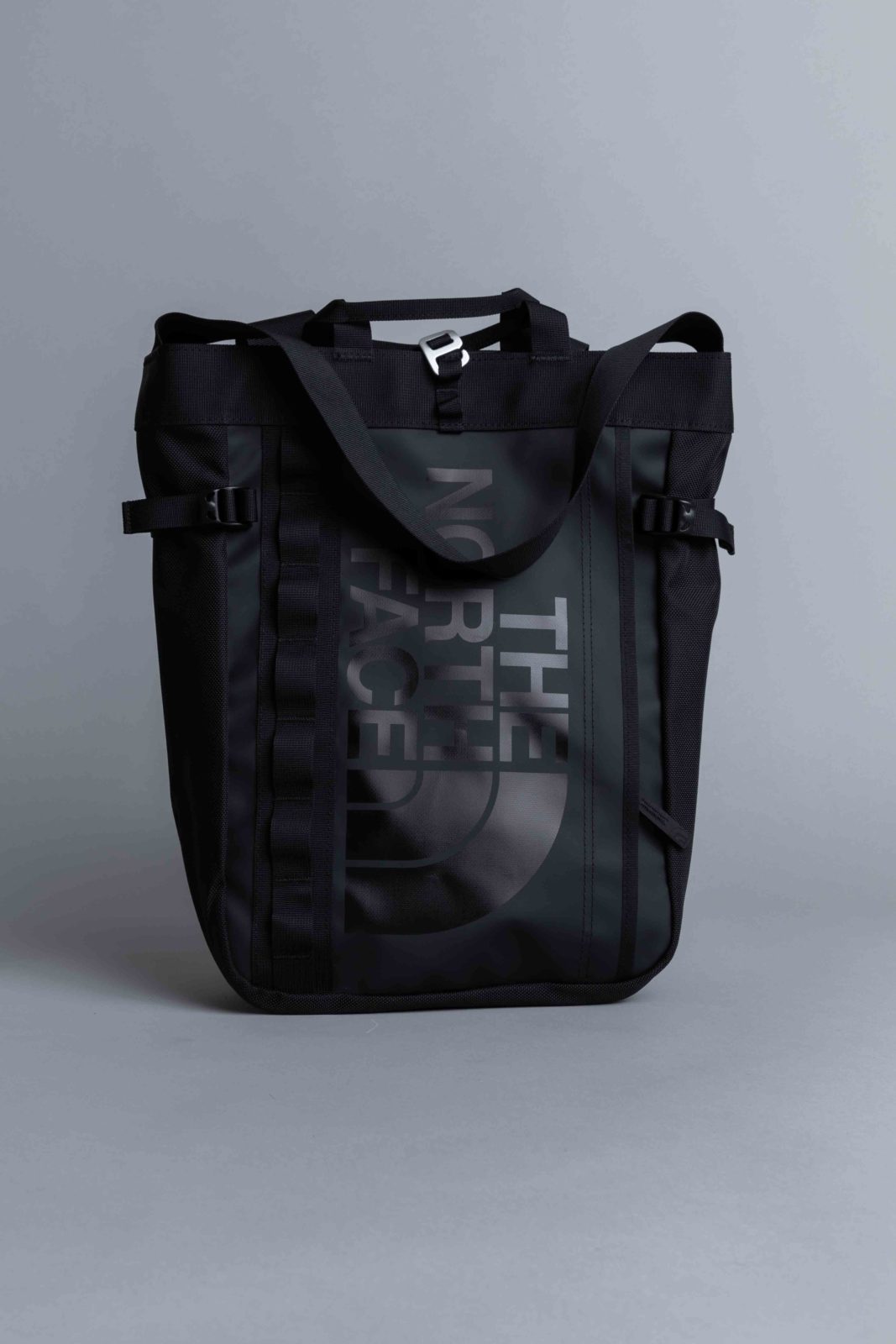 the north face base camp tote bag in black
