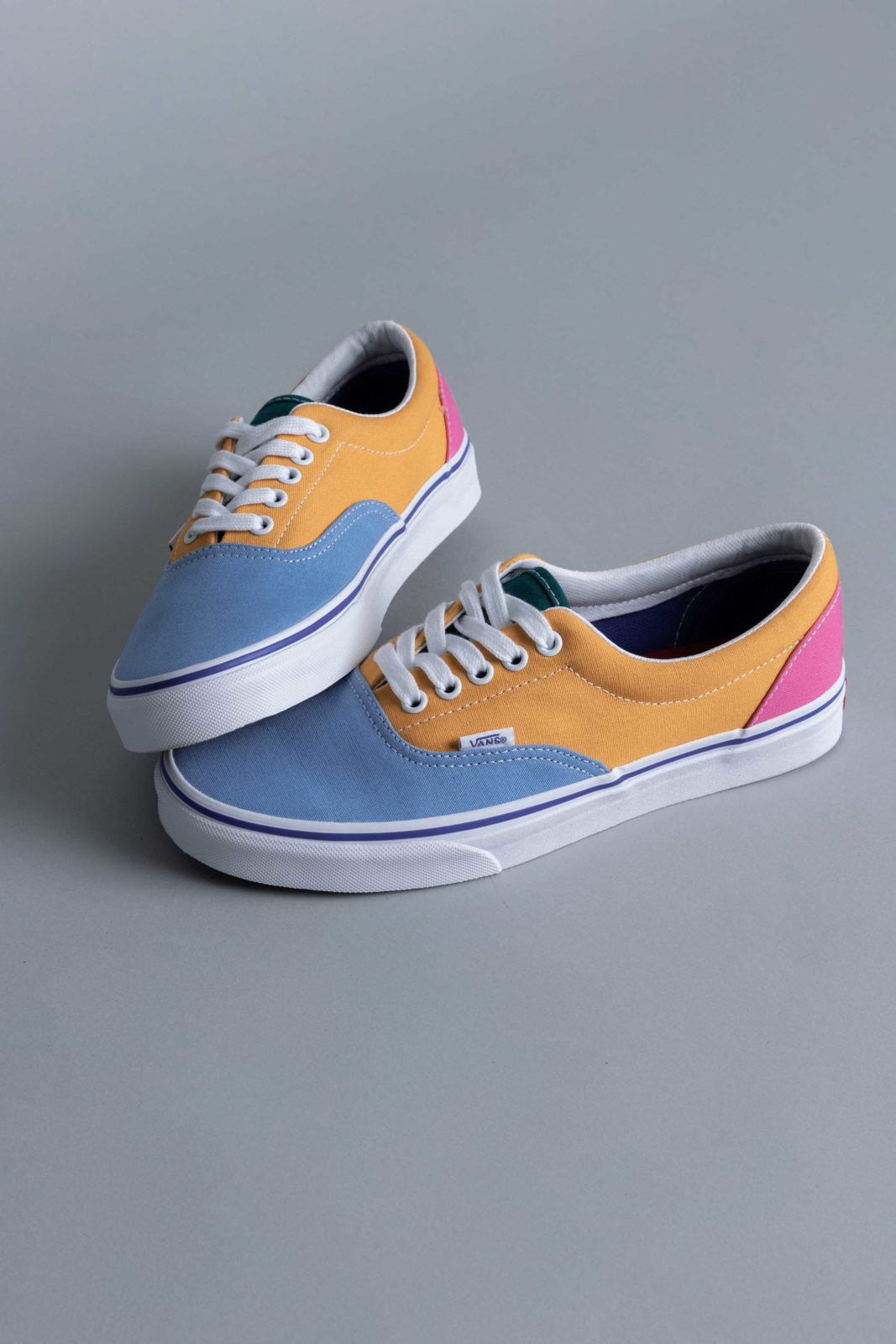 vans era canvas