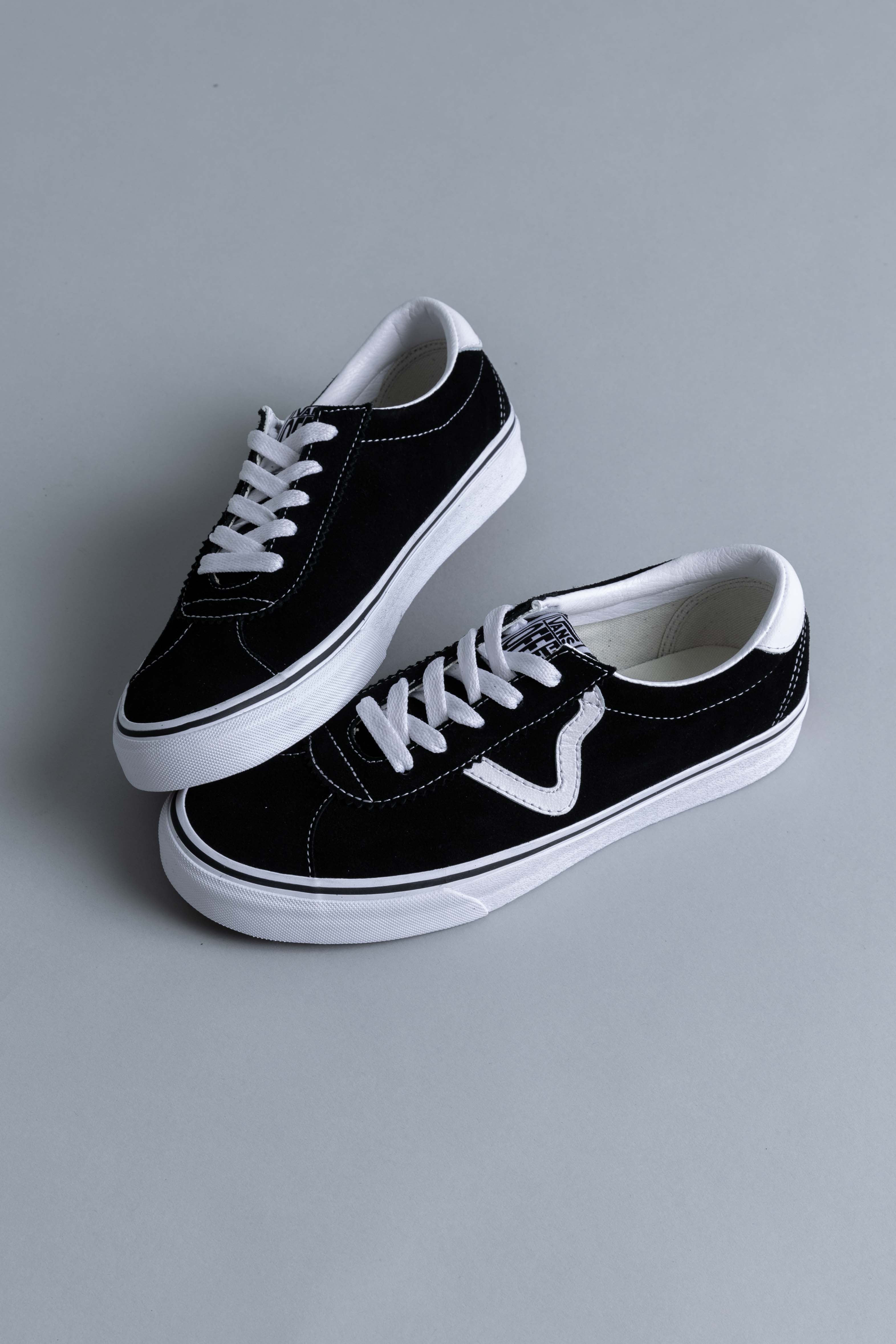 black vans sport