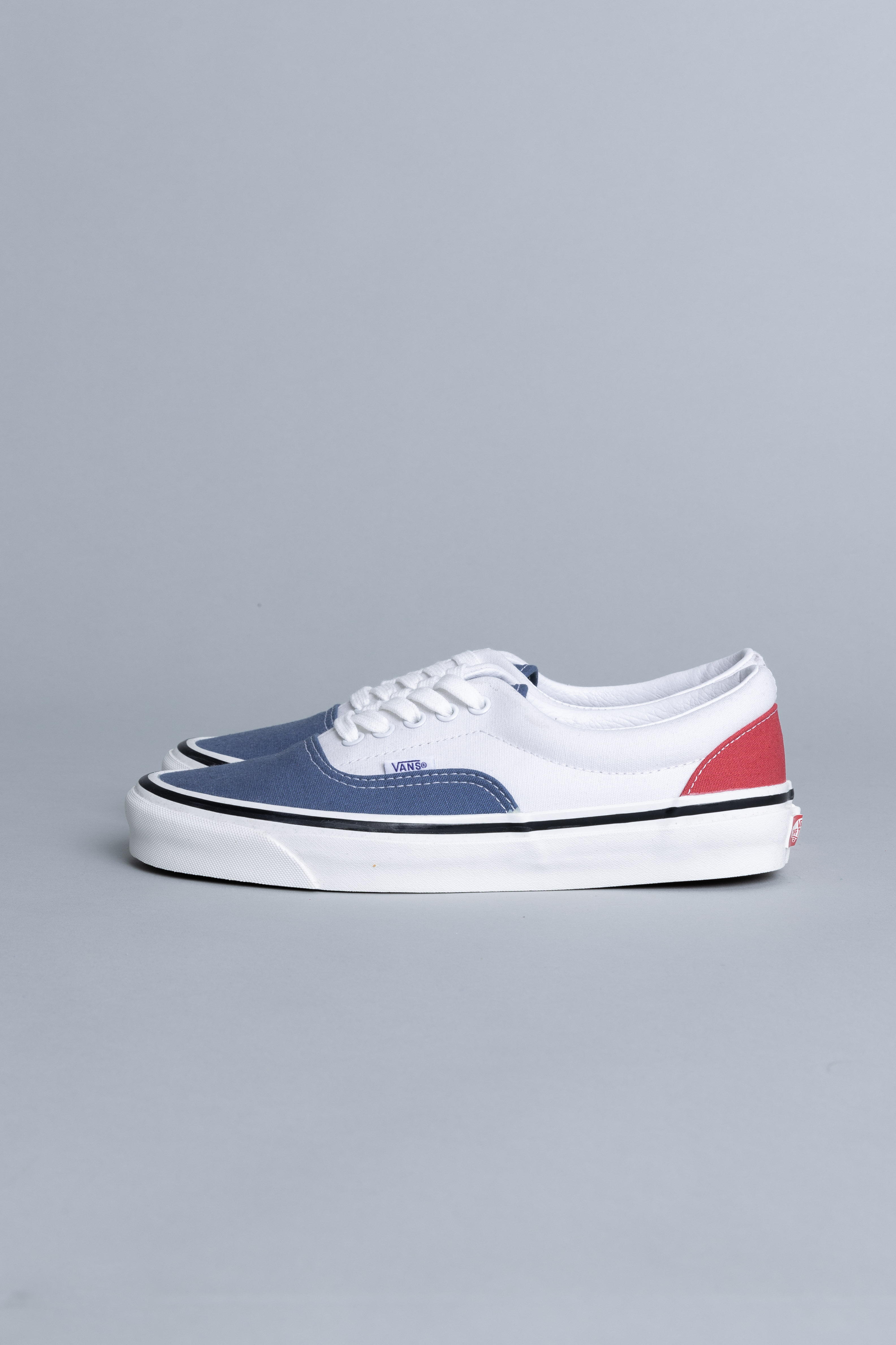 era navy vans