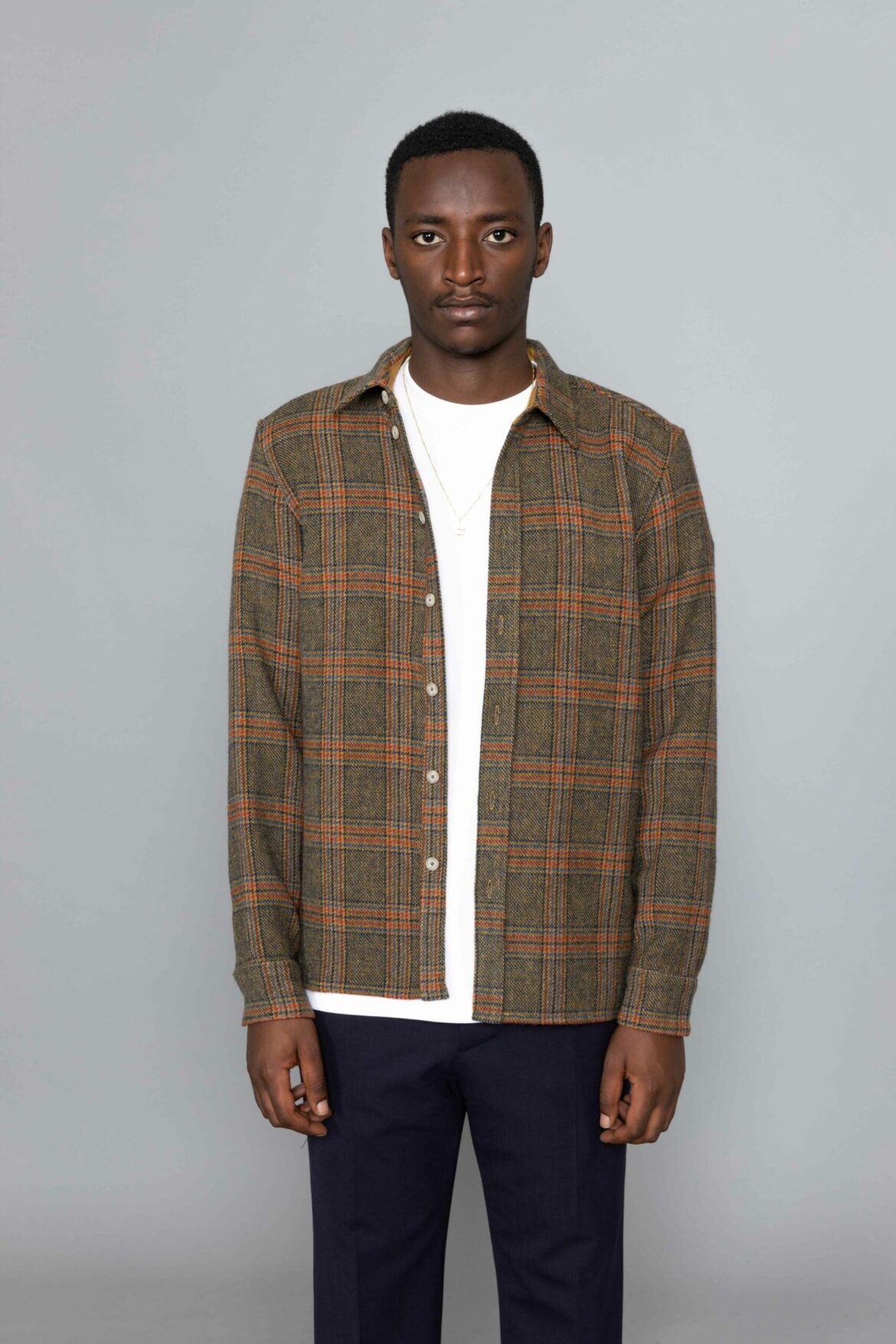 LATECHECKOUTGREENLOGOVINTAGERINGERTEEside