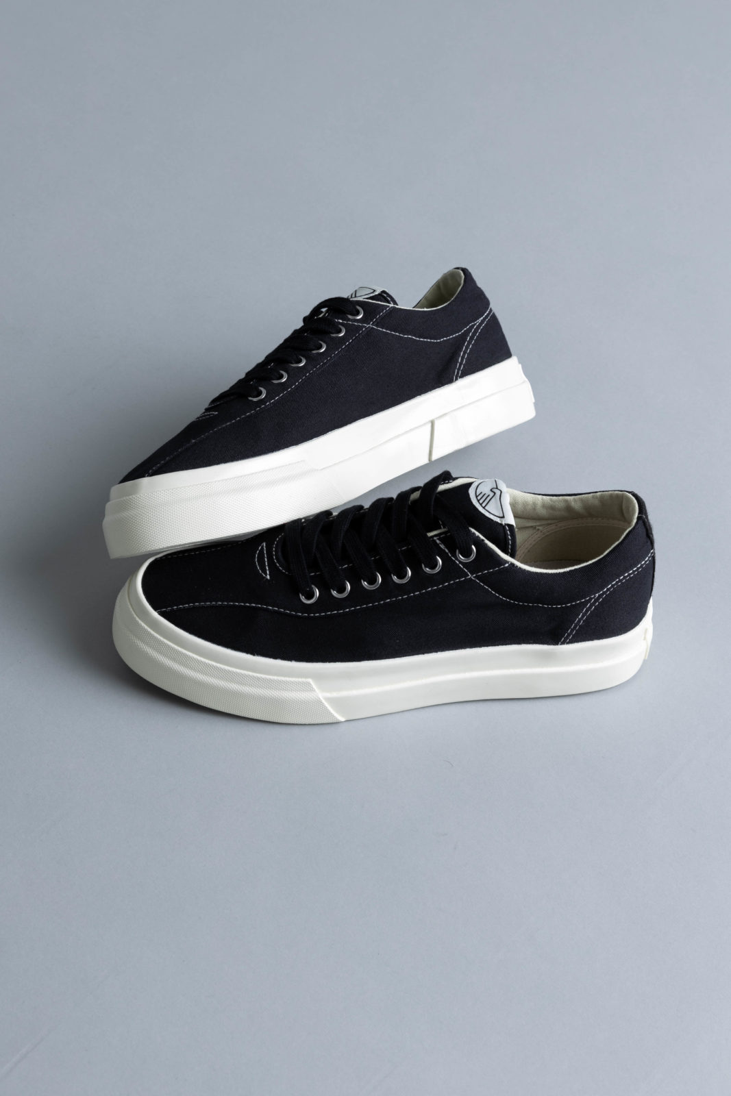 dellow canvas black