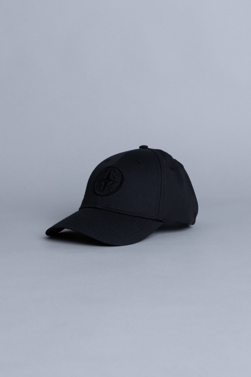 stone island hat black