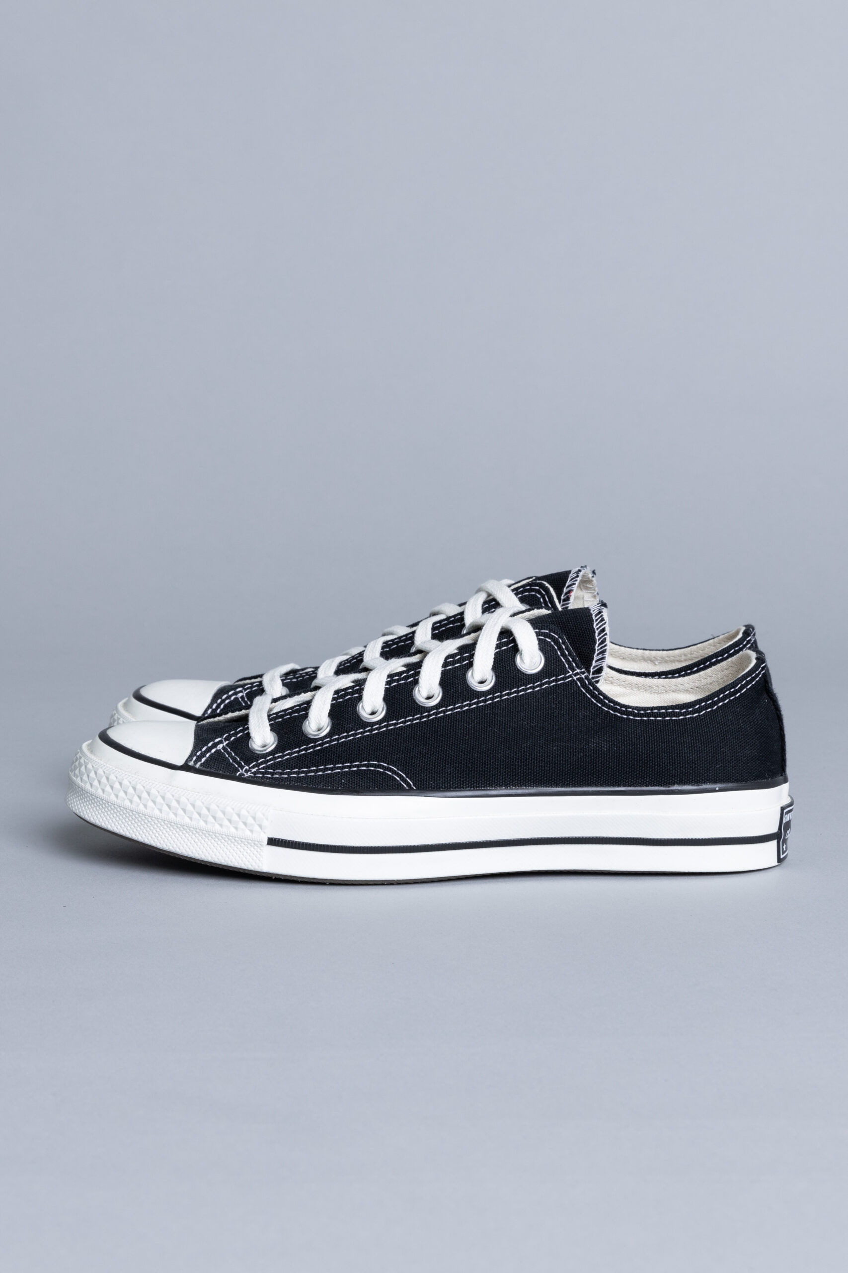 chuck taylor 70 low