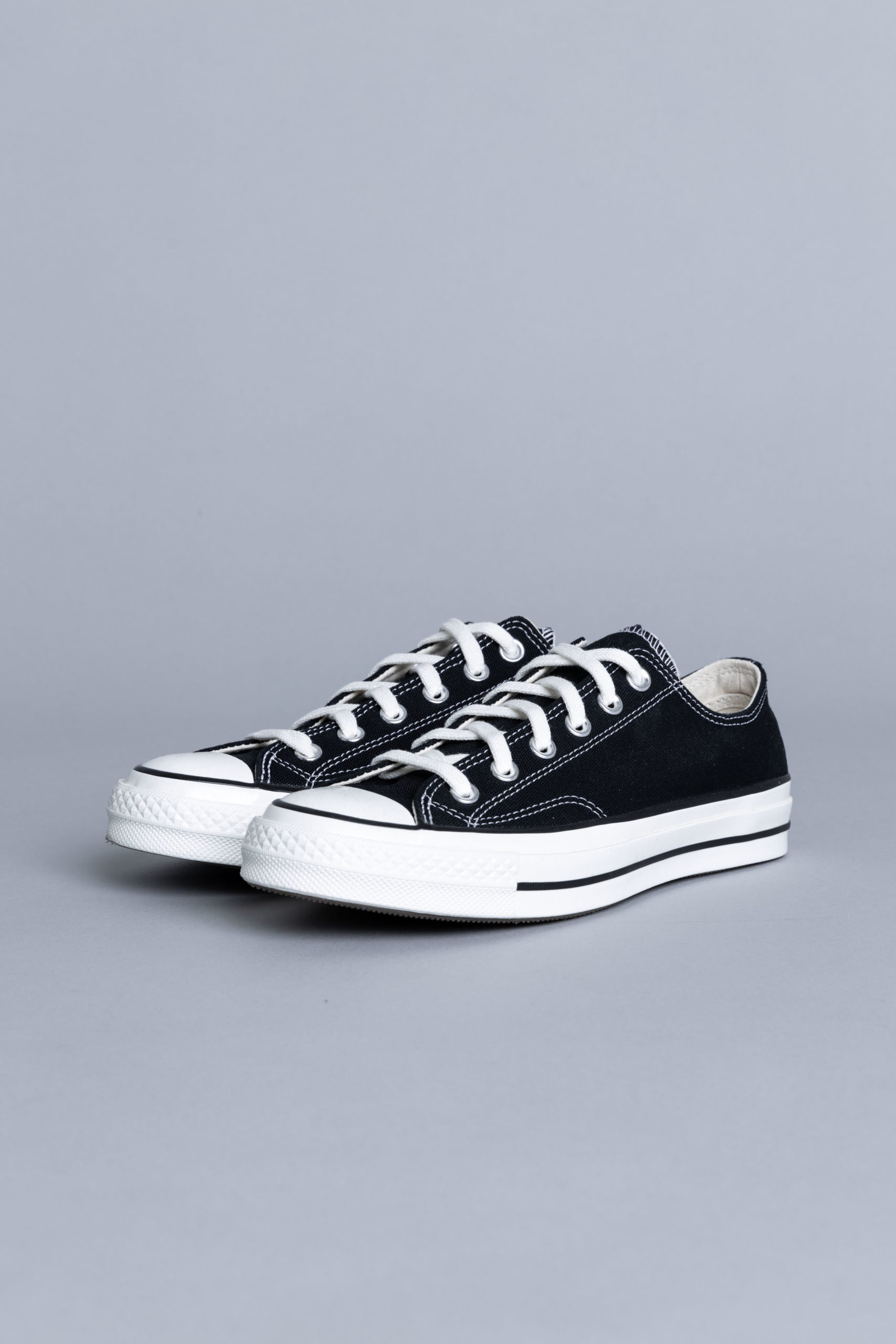 chuck taylor ox low