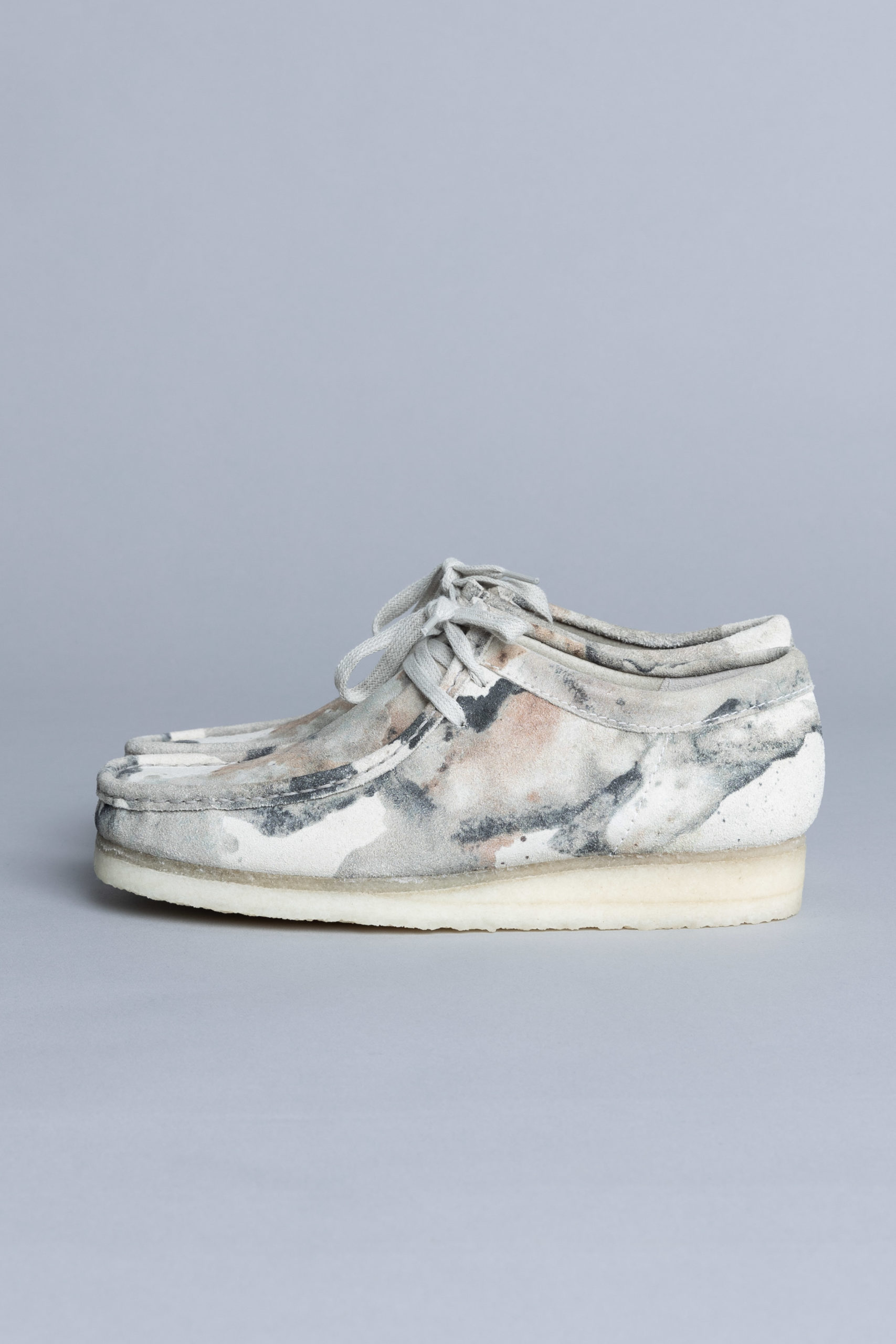 clarks wallabee off white