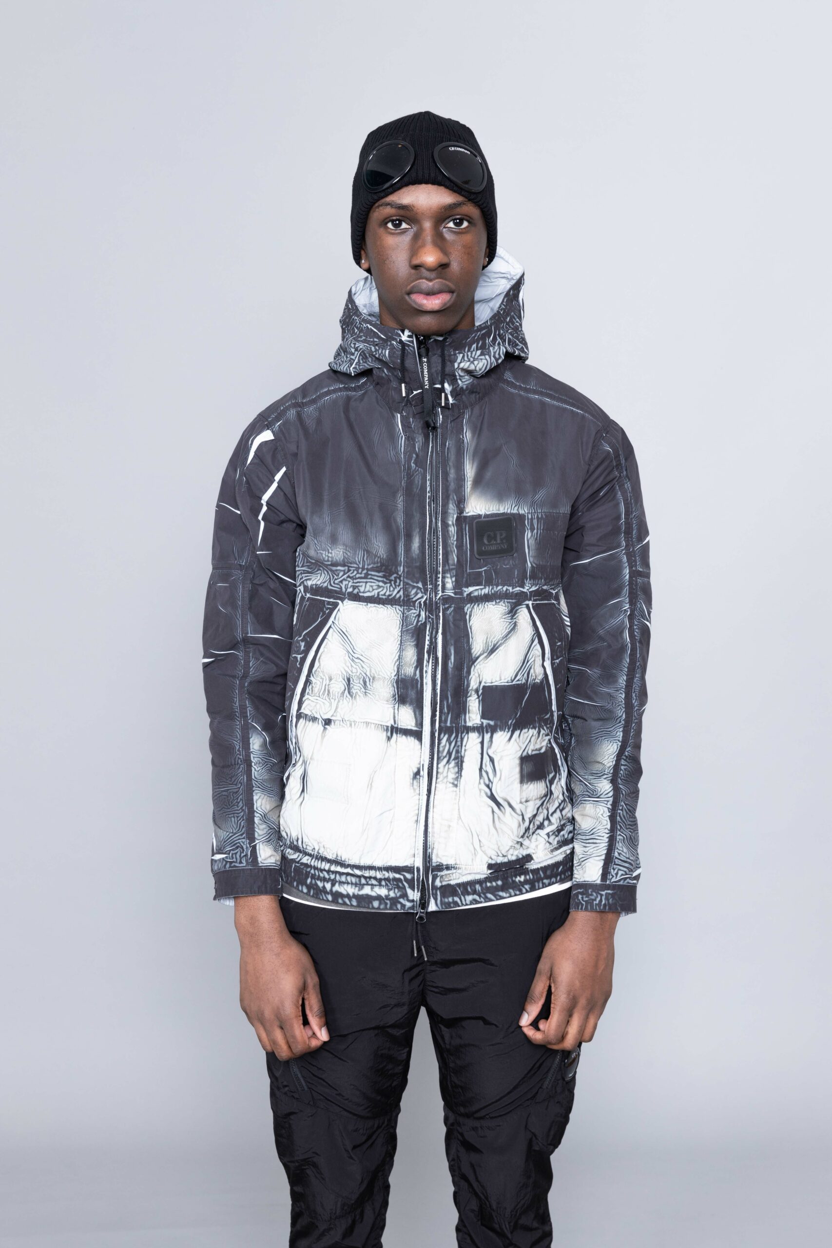 C.P. Company TRACERY マウンテンパーカー C.P. Company Metropolis Series Tracery Logo Badge Light Jacket