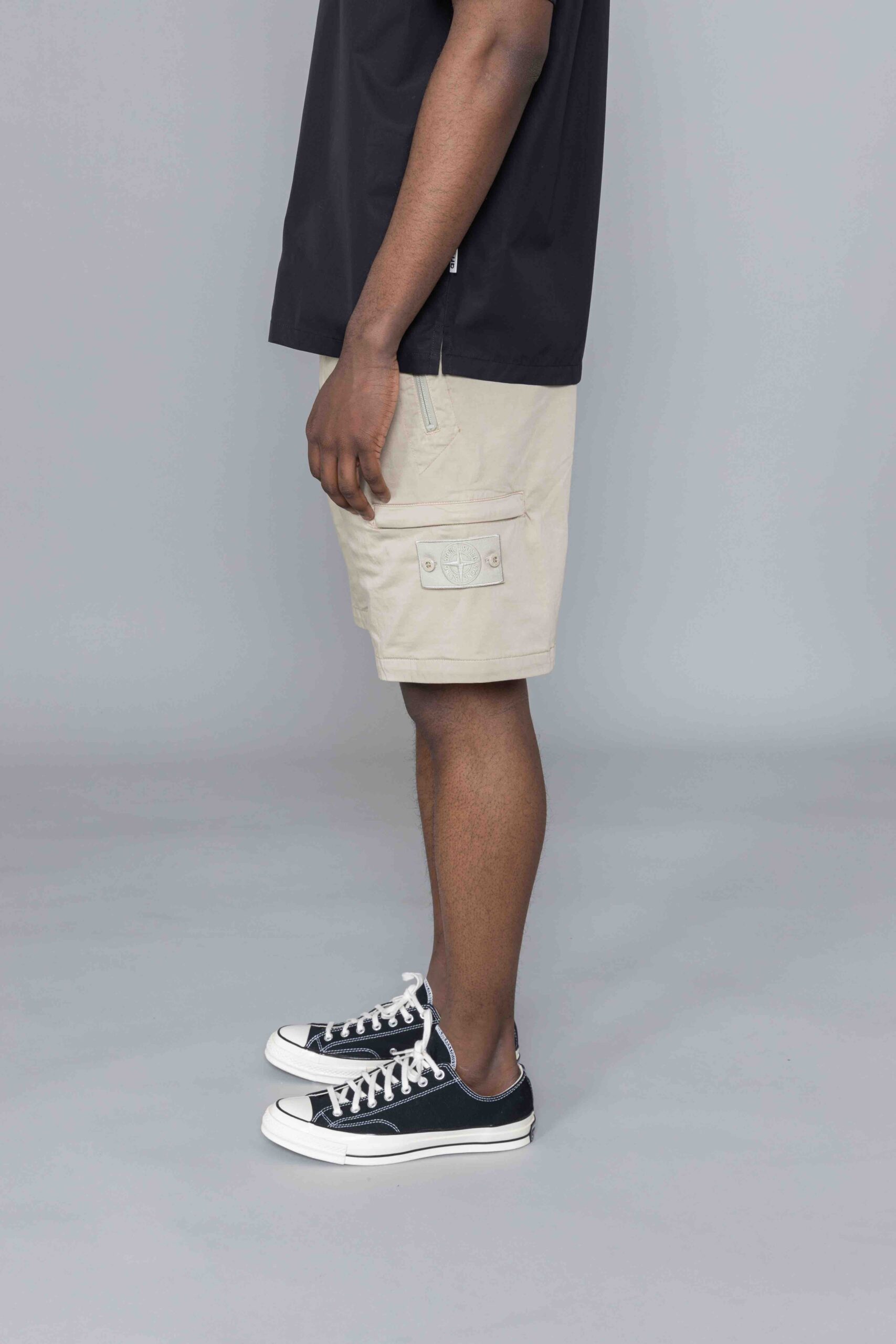 Stone island beige cargo sales shorts
