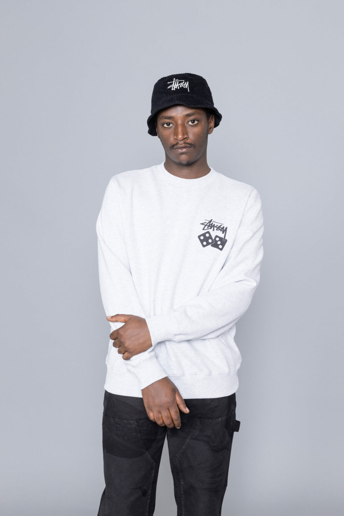 LC23ROUNDCOLLARSWEATERMAGENTAside