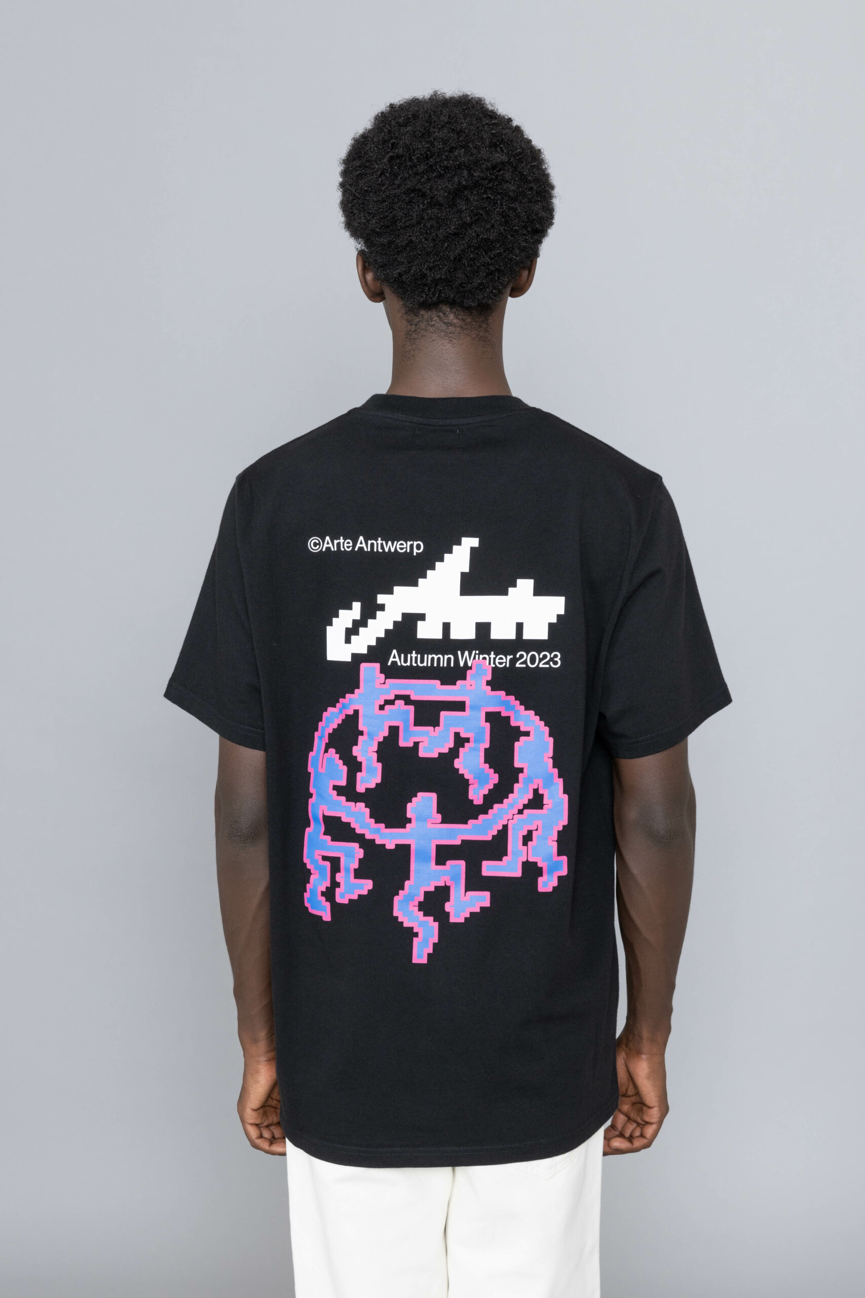 Arte Antwerp Tommy Back Pixel Dancers T-shirt Black • Centreville