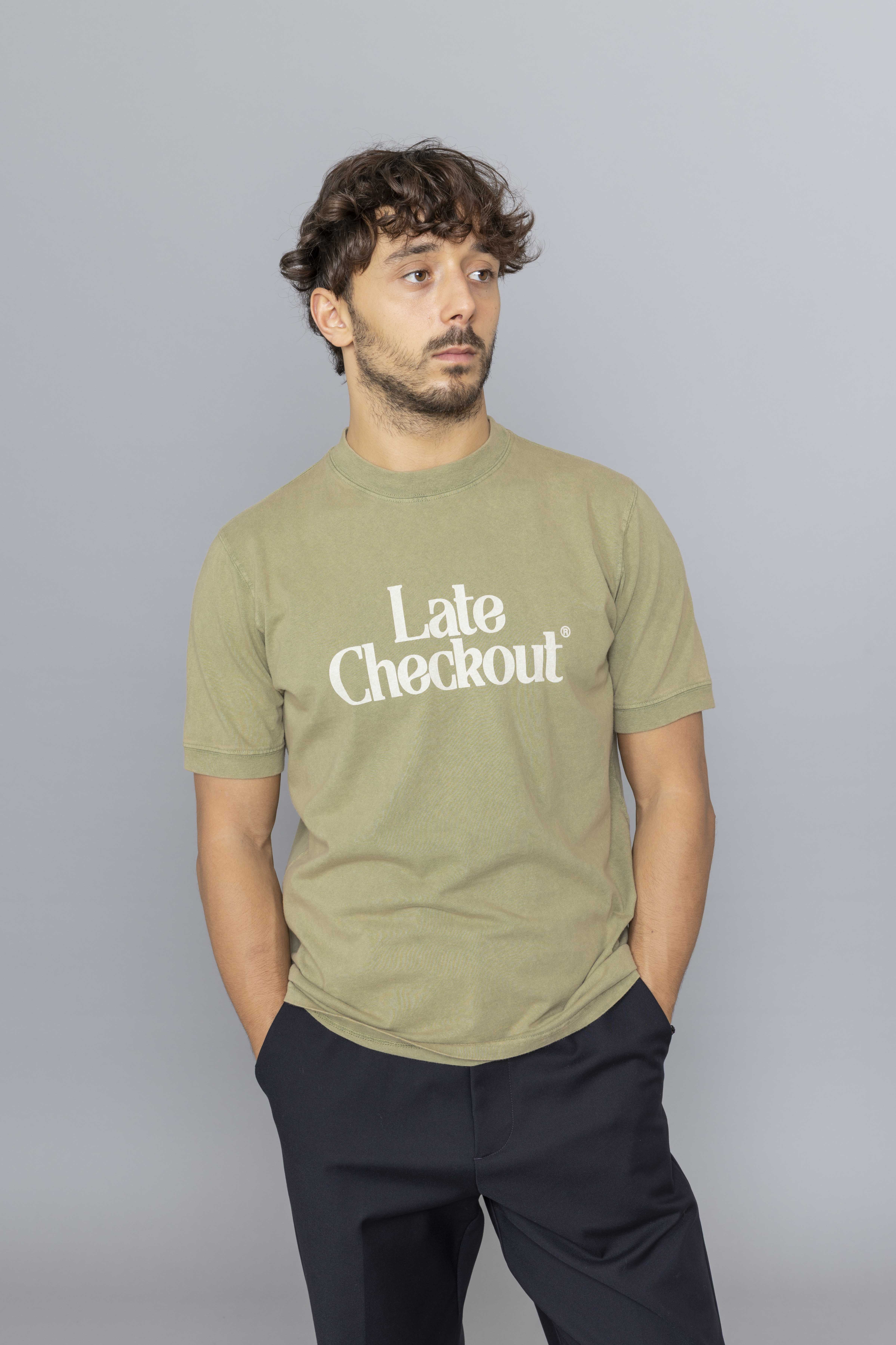 LATECHECKOUTGREENLOGOVINTAGERINGERTEEfs