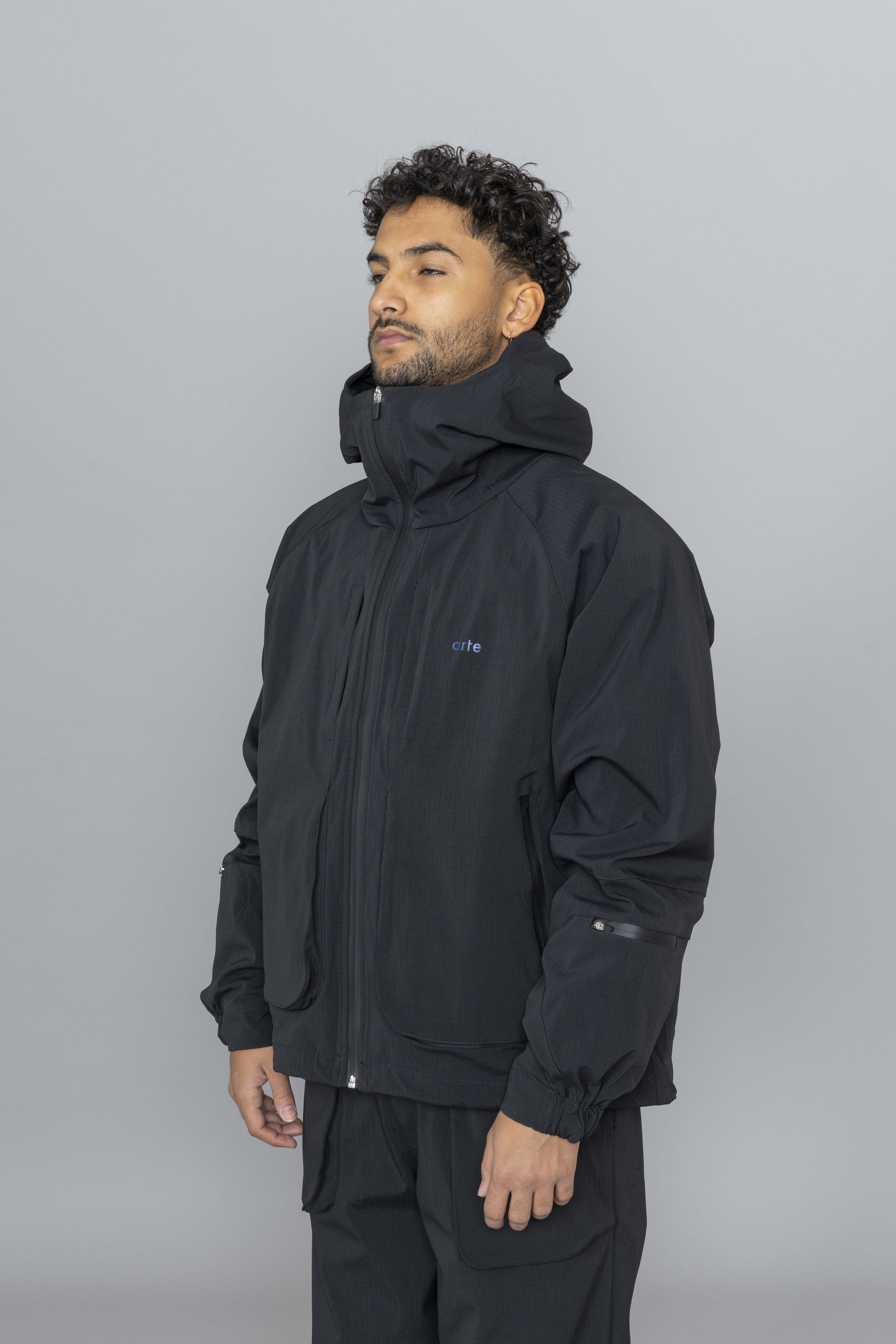 ARTEANTWERPTechniclaPolarJacketBlackDia