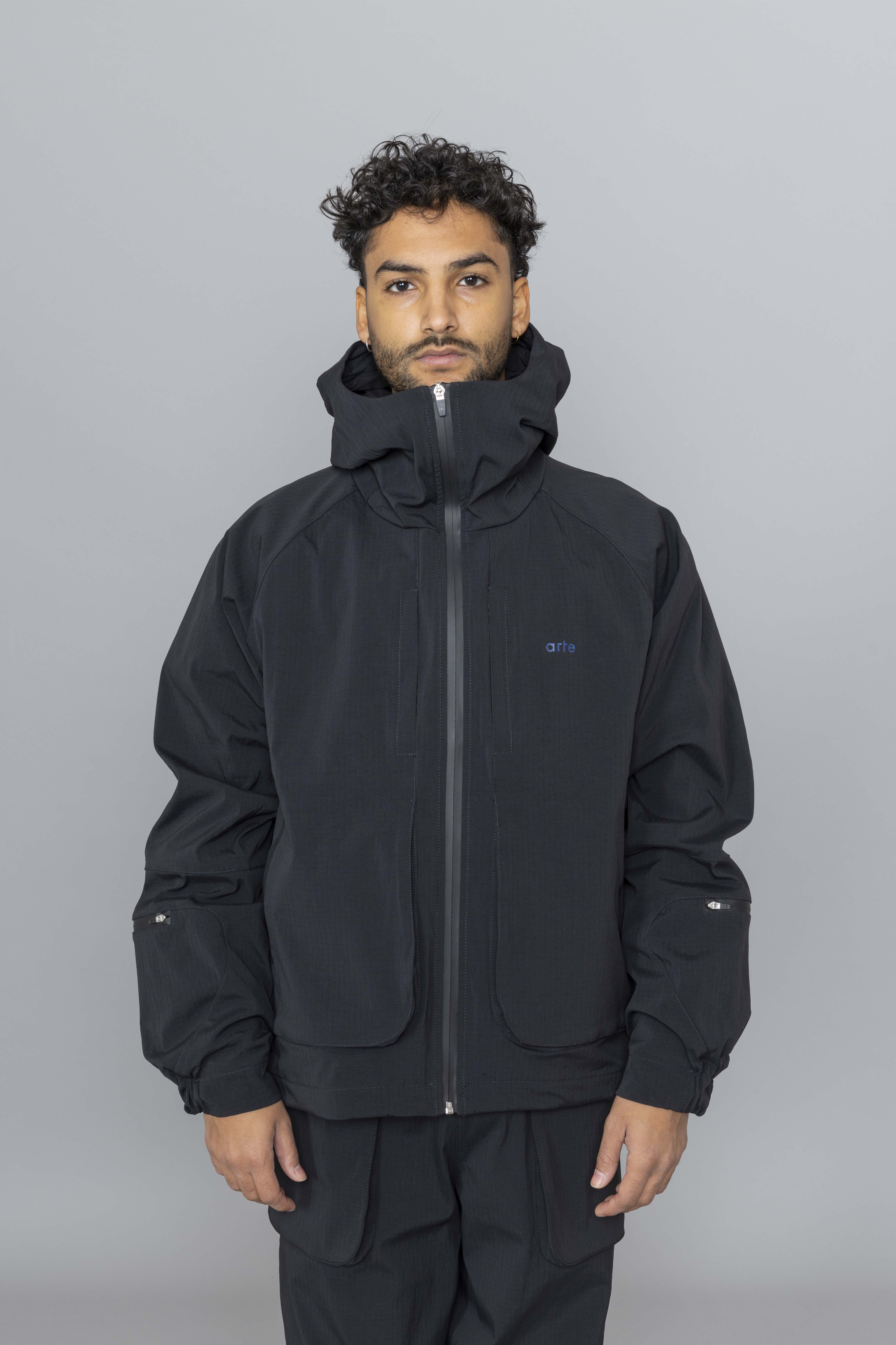 ARTEANTWERPTechniclaPolarJacketBlackFront