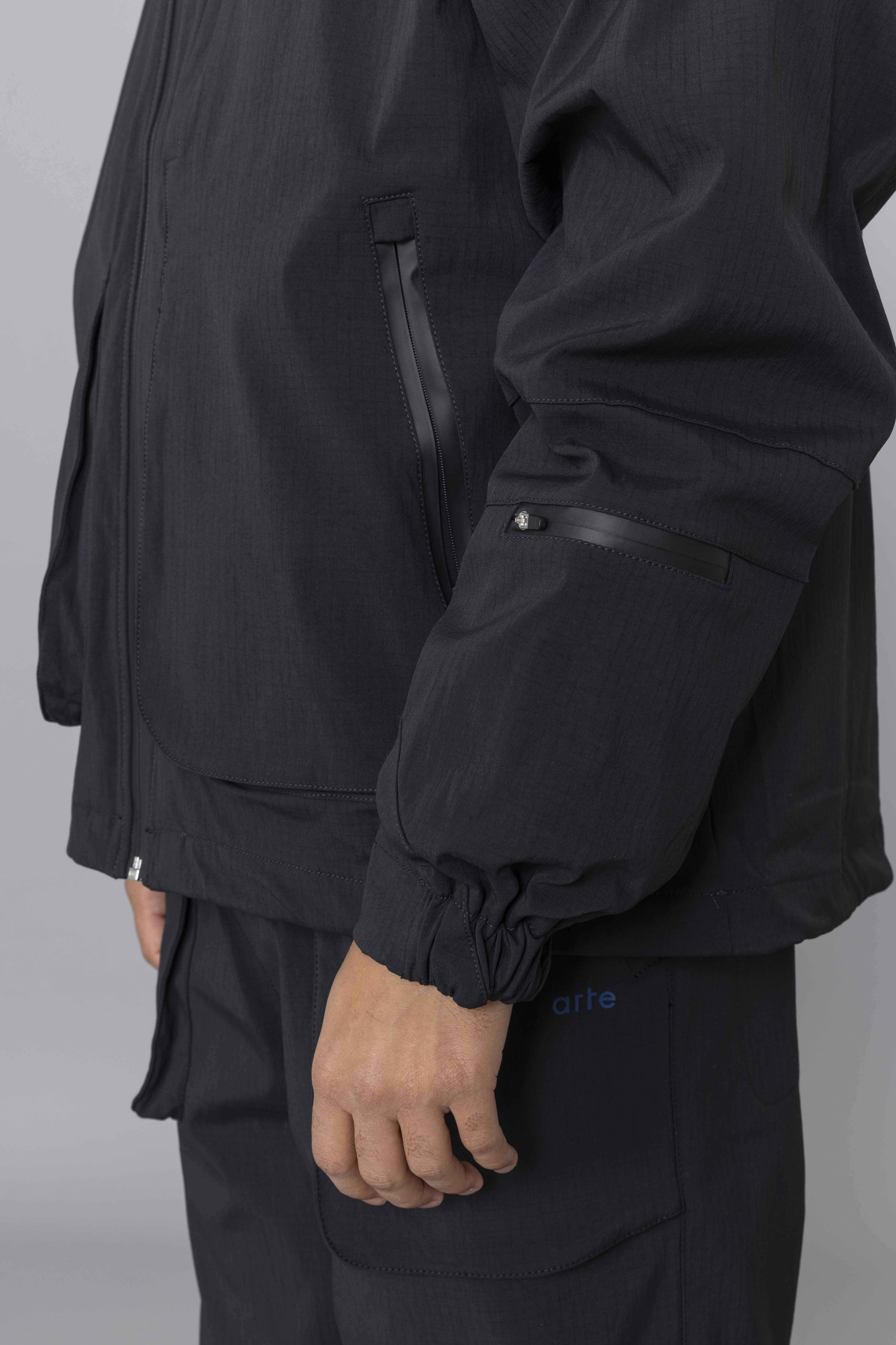 ARTEANTWERPTechniclaPolarJacketBlackSleeve