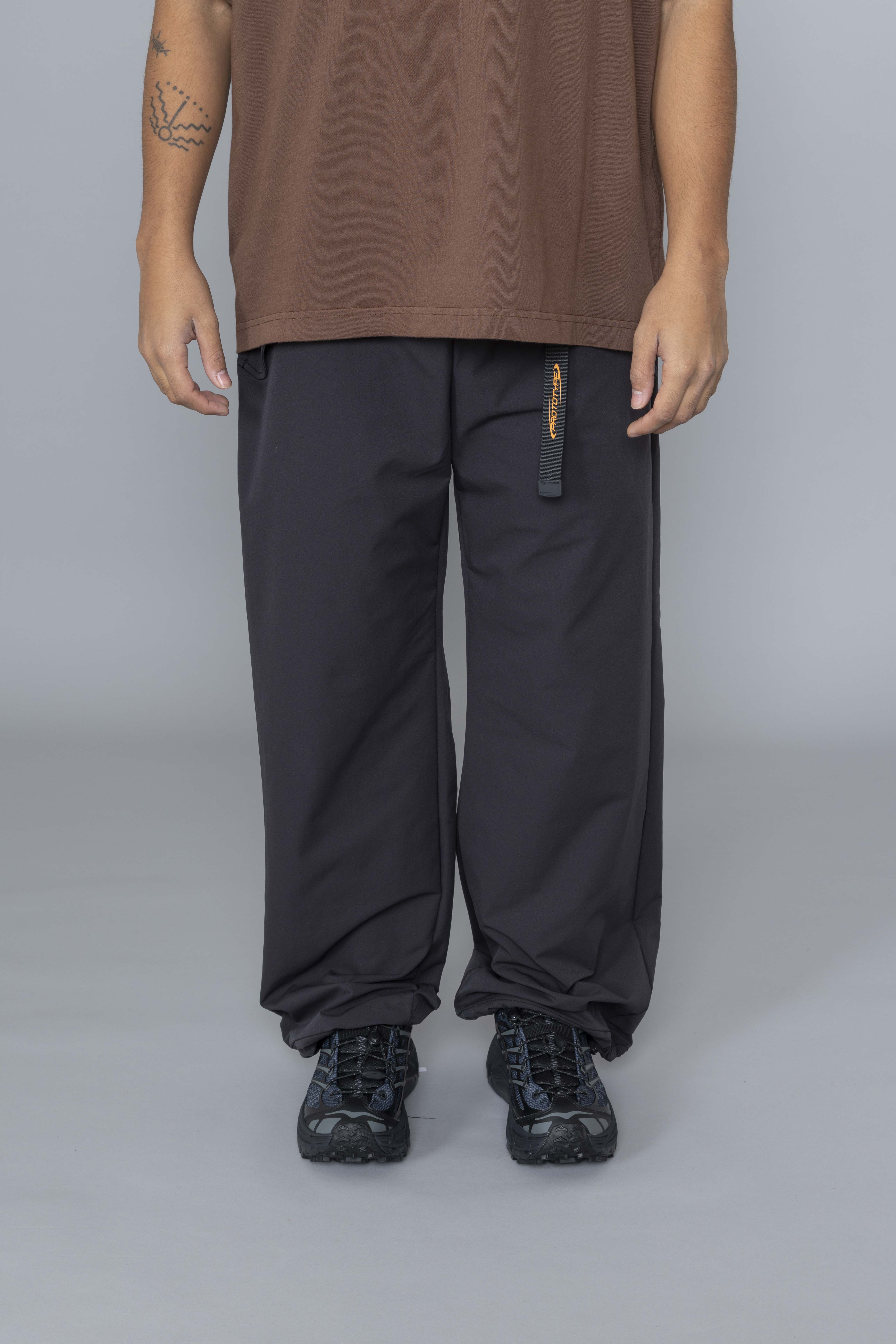 KA_YOParachutePantsCharcoalFront
