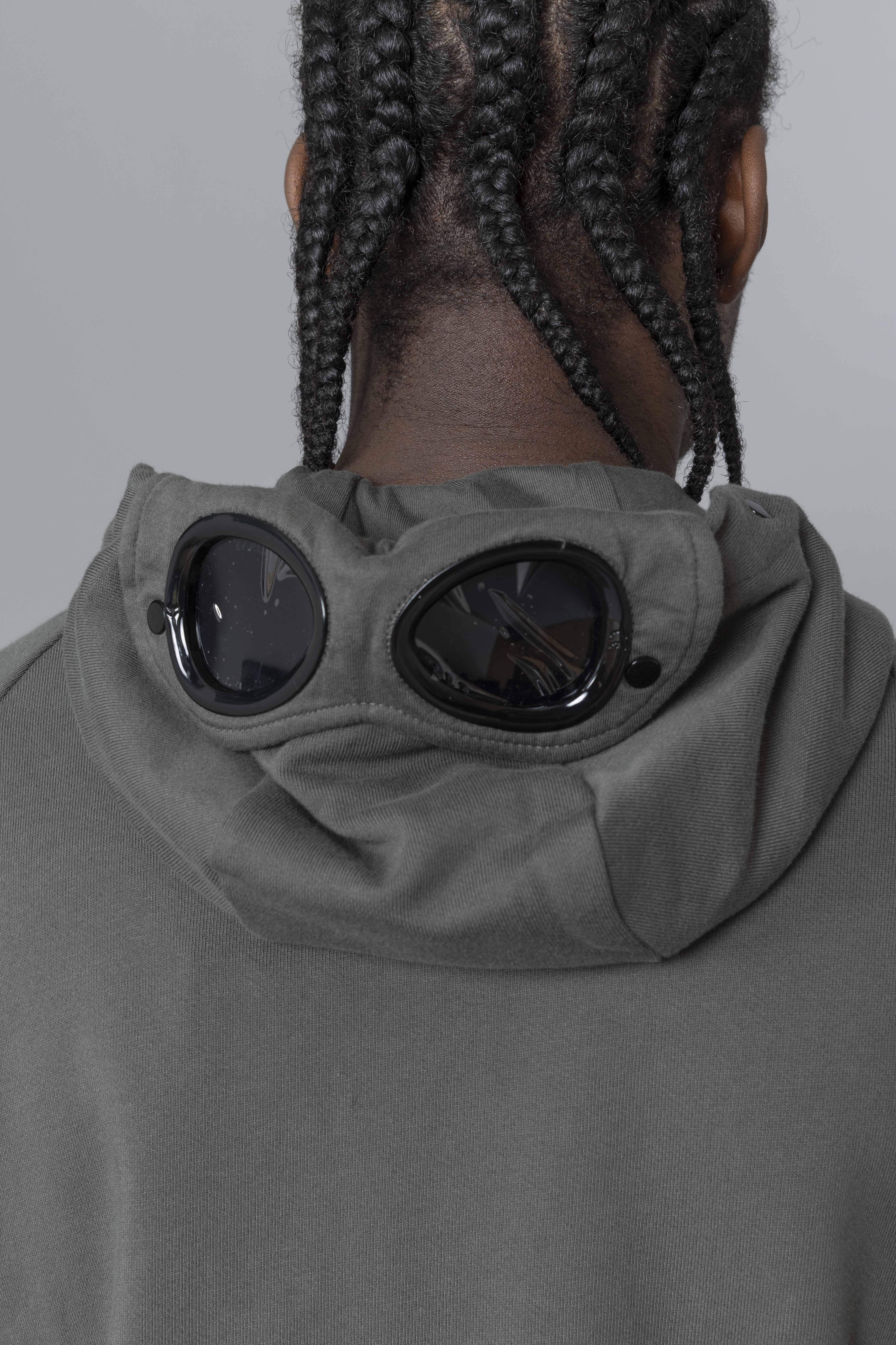 CPCOMPANYGoggleSweatshirtGunMetalDetail