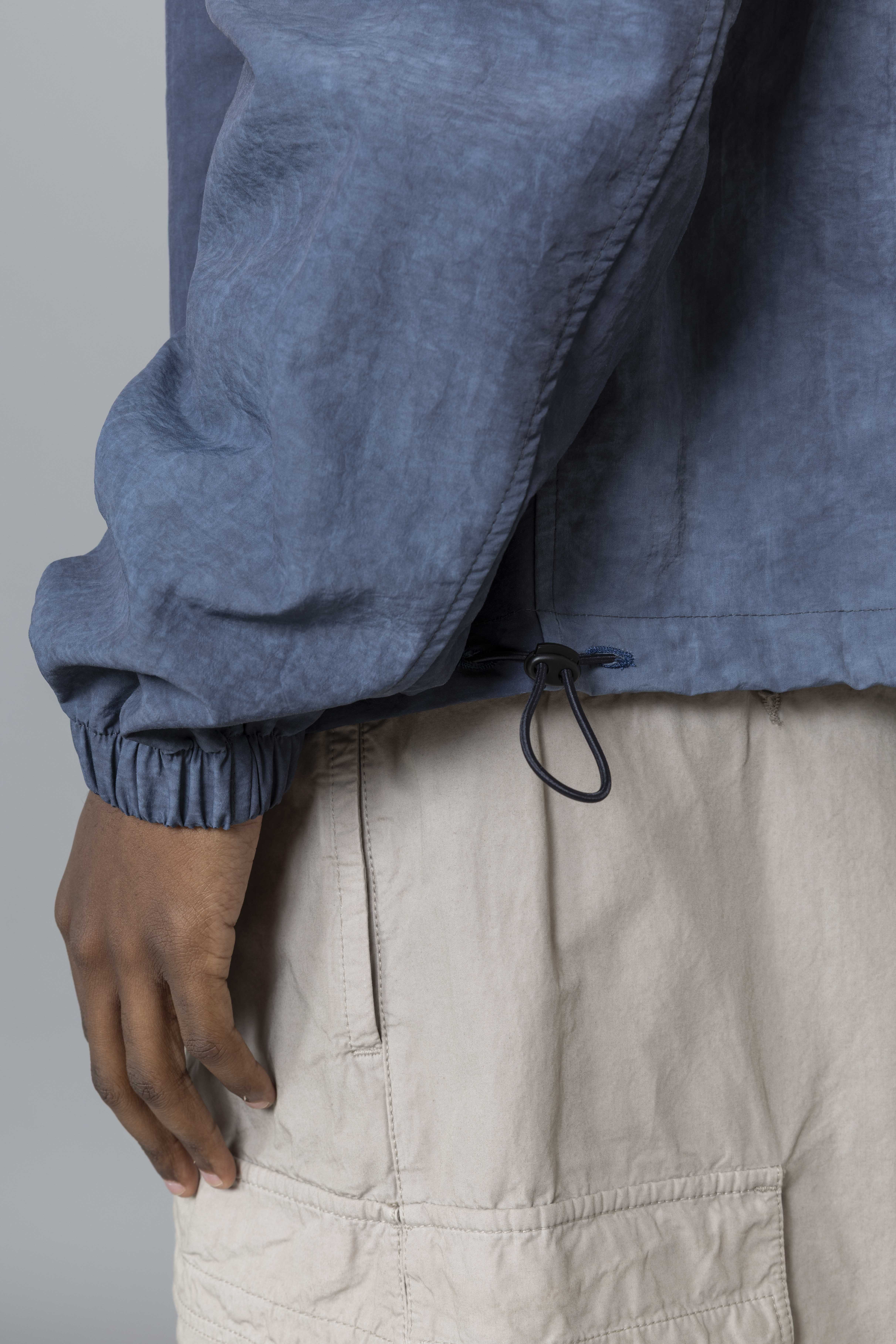 LC23WASHEDNYLONHOODEDJACKETNavyCuff