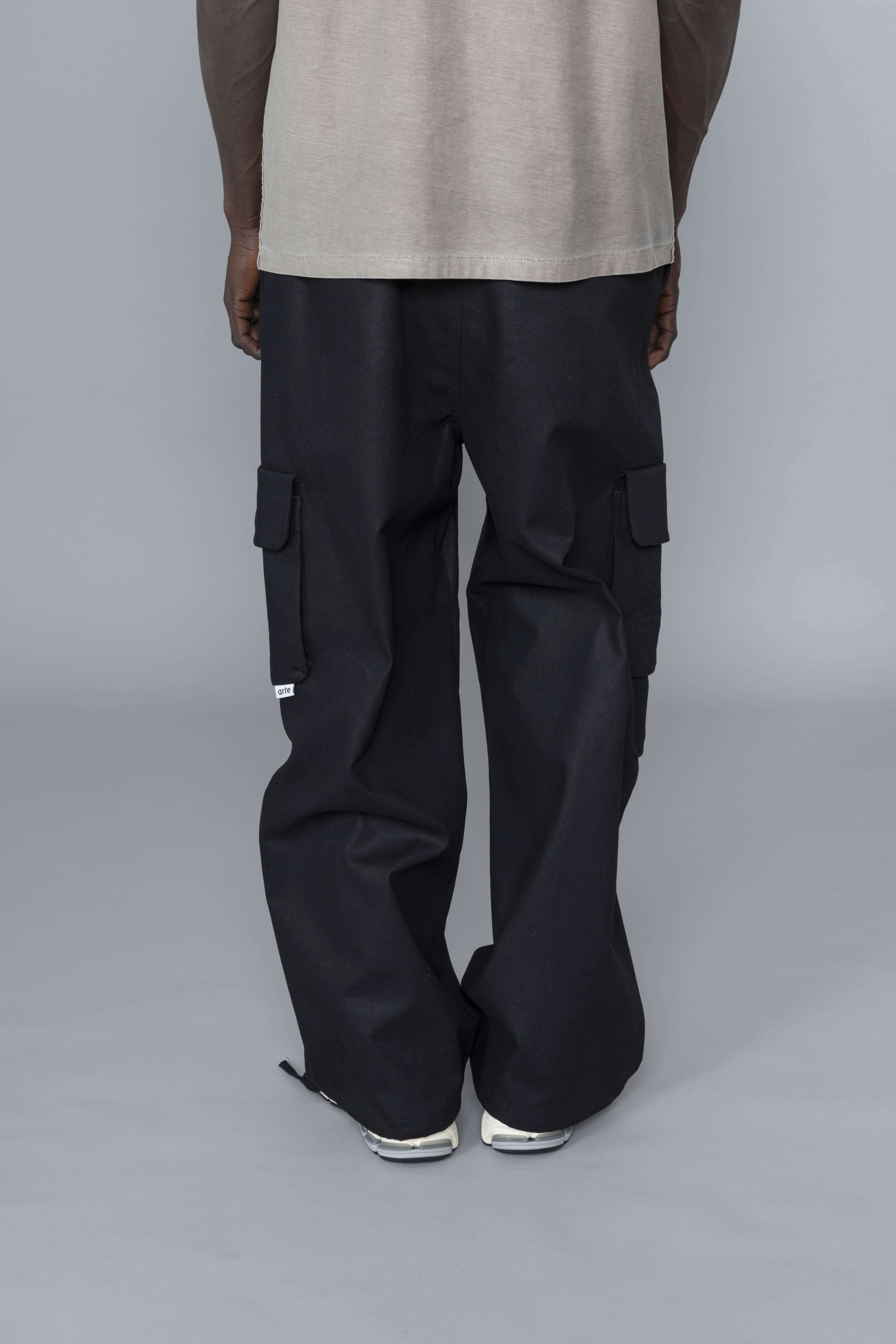 ArteAntwerpLinenCargoPantsBlackBack