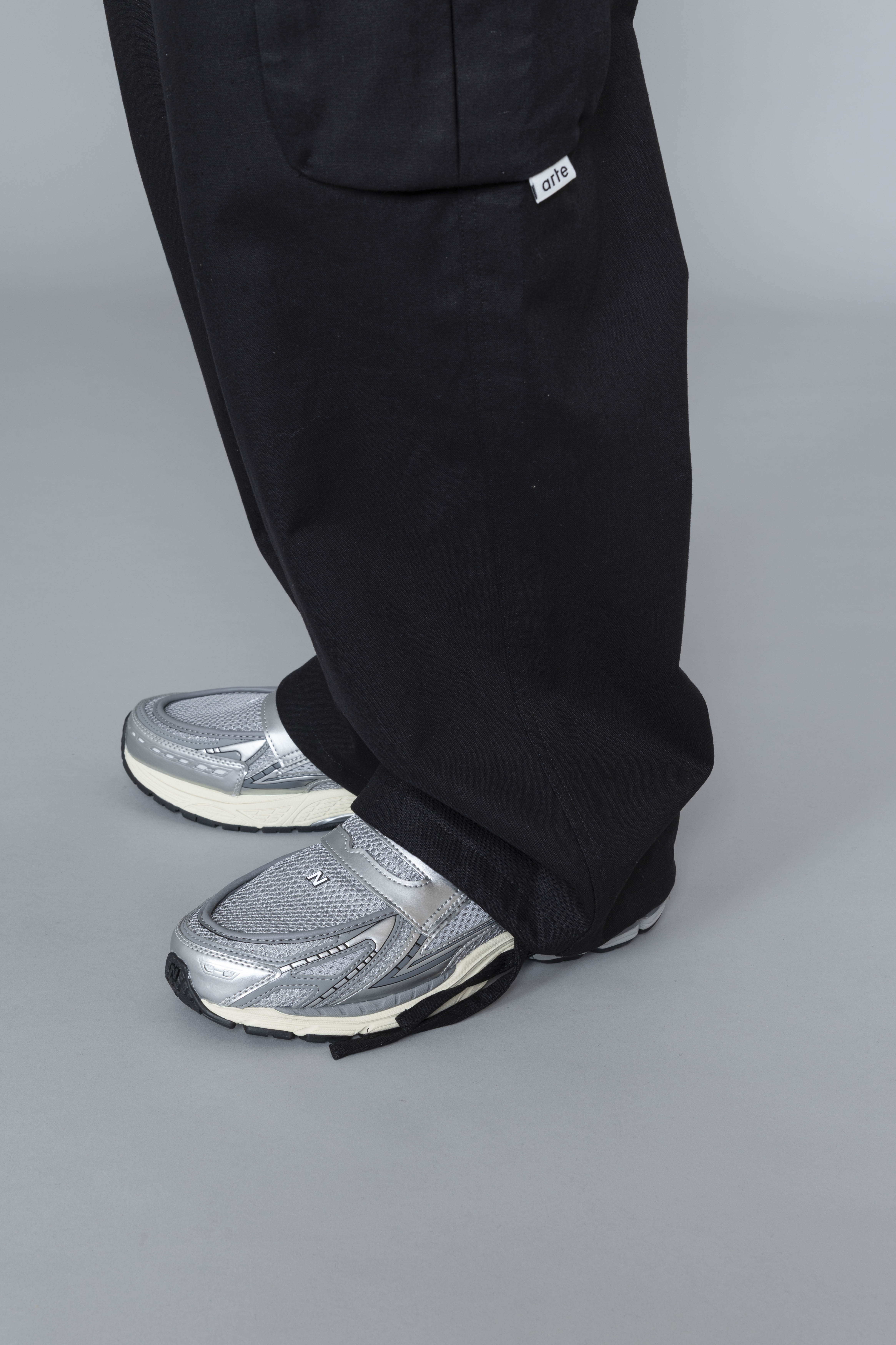 ArteAntwerpLinenCargoPantsBlackCuffs