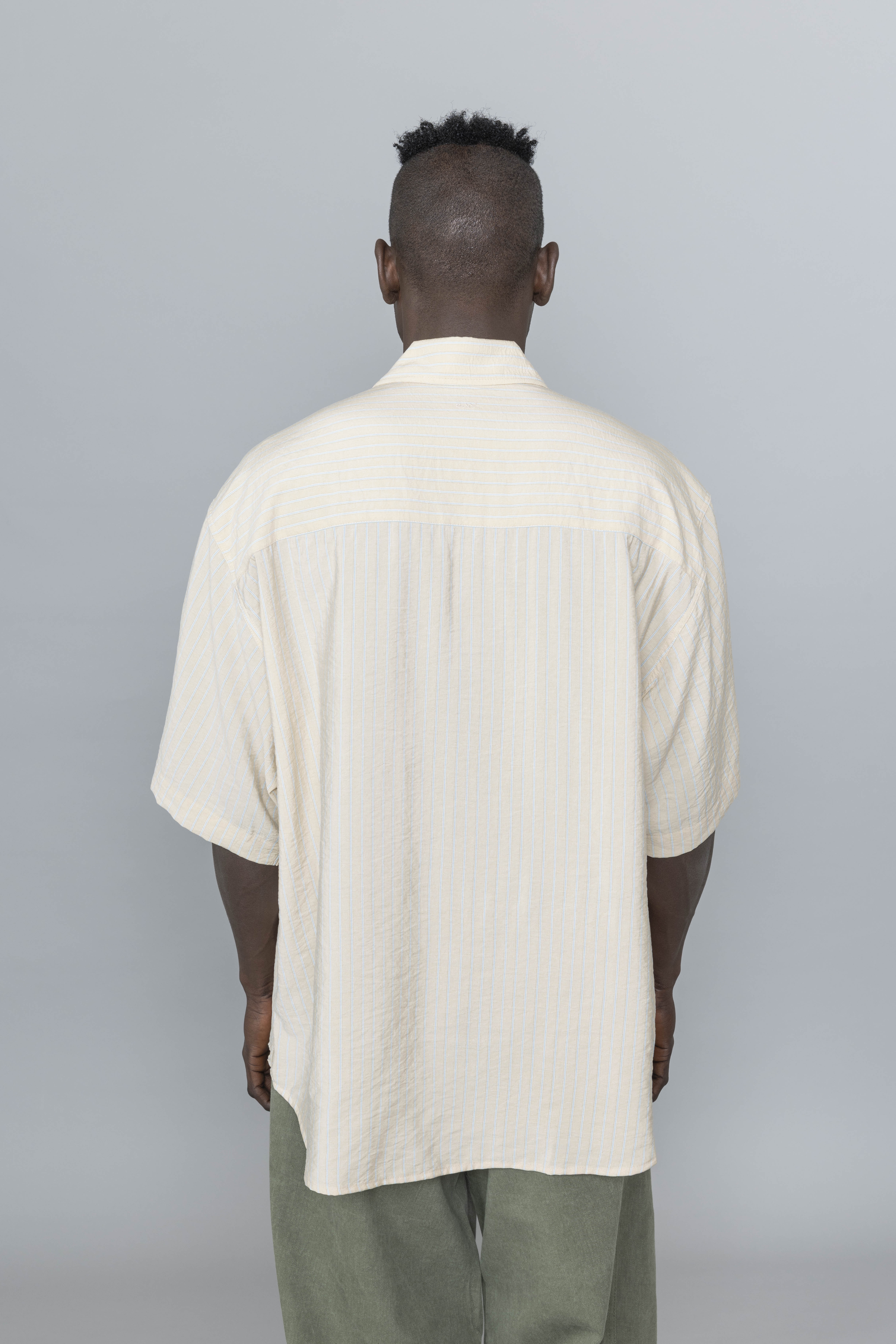 EstudioNiksenShortsleeveWideShirtStripeBack